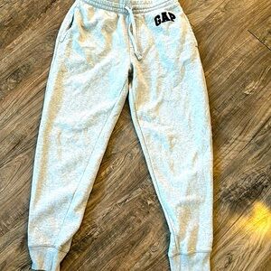 GAP sweatpants size small